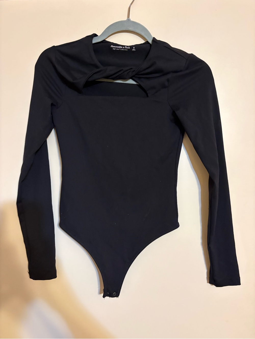 Abercrombie & Fitch Black Long-Sleeve Twist Cutout Bodysuit